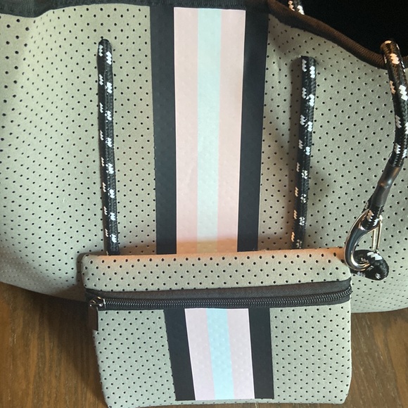 Extra large Stripe Neoprene tote bag with pouch - Picture 3 of 5